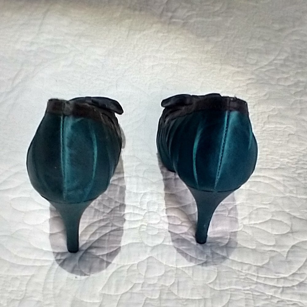 F24 Open Toe Pumps - Picture 4 of 9